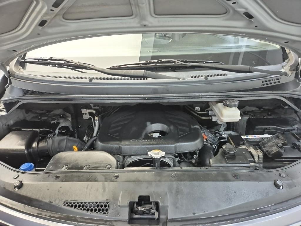 2016 HYUNDAI GRAND STAREX 