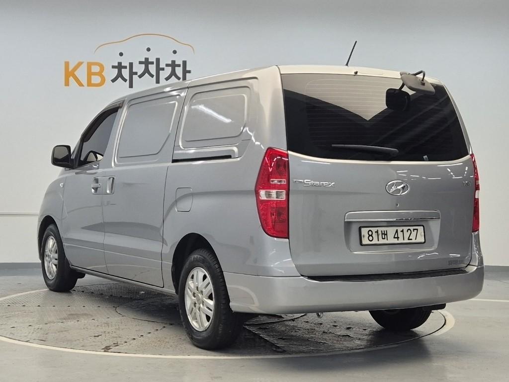 2017 HYUNDAI GRAND STAREX 