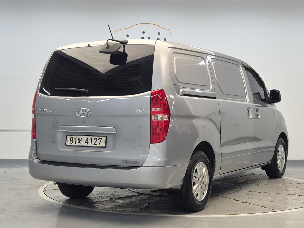 2017 HYUNDAI GRAND STAREX 