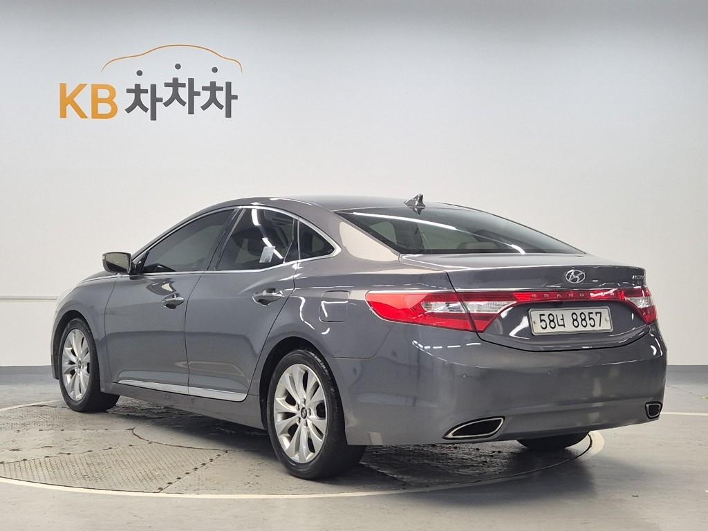 2011 HYUNDAI GRANDEUR HG 