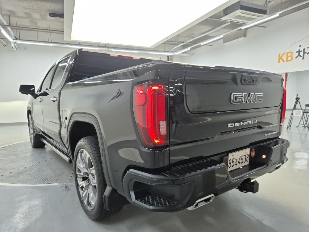 2023 GMC SIERRA 