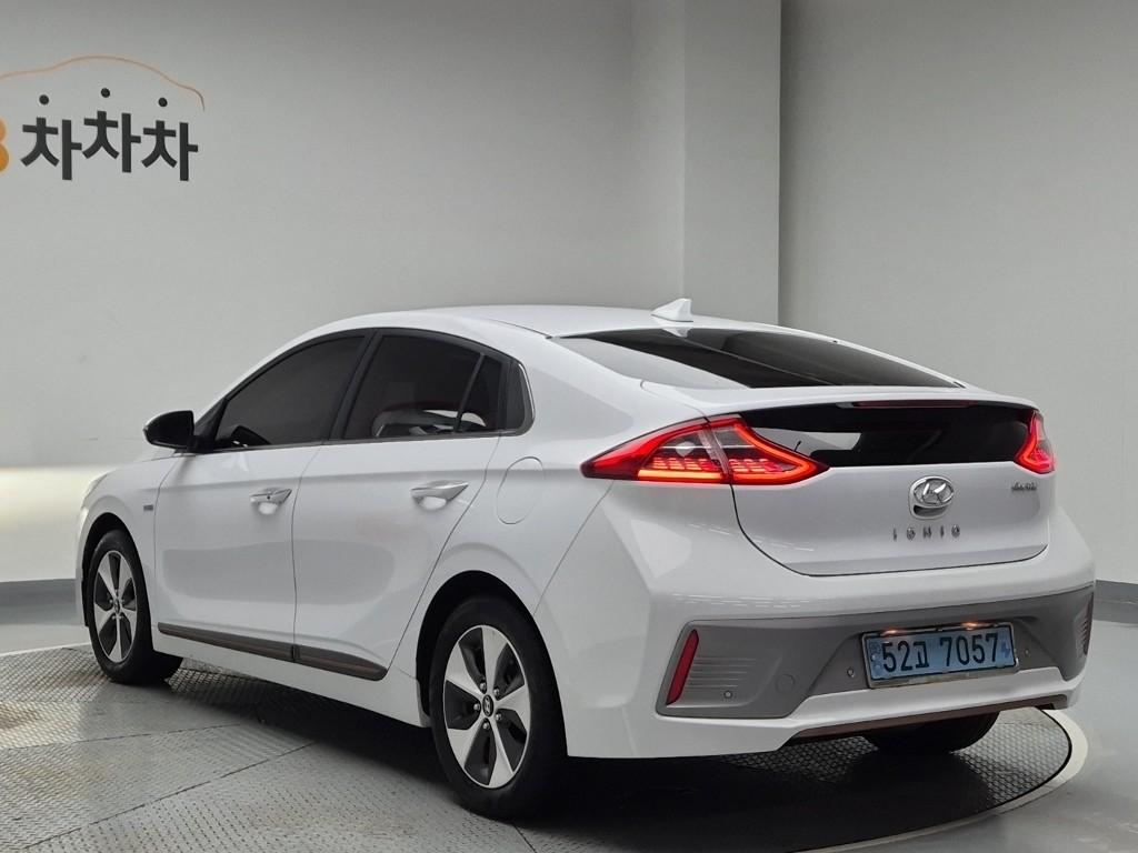 2018 HYUNDAI IONIQ Electric 