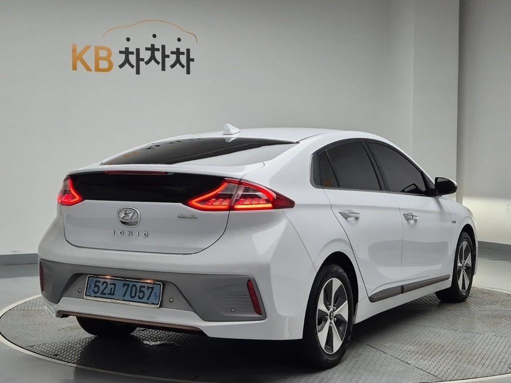 2018 HYUNDAI IONIQ Electric 