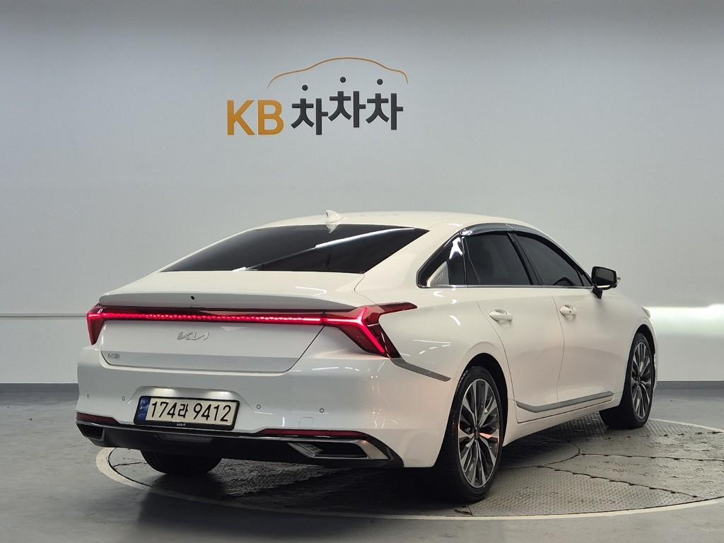 2022 KIA K8 