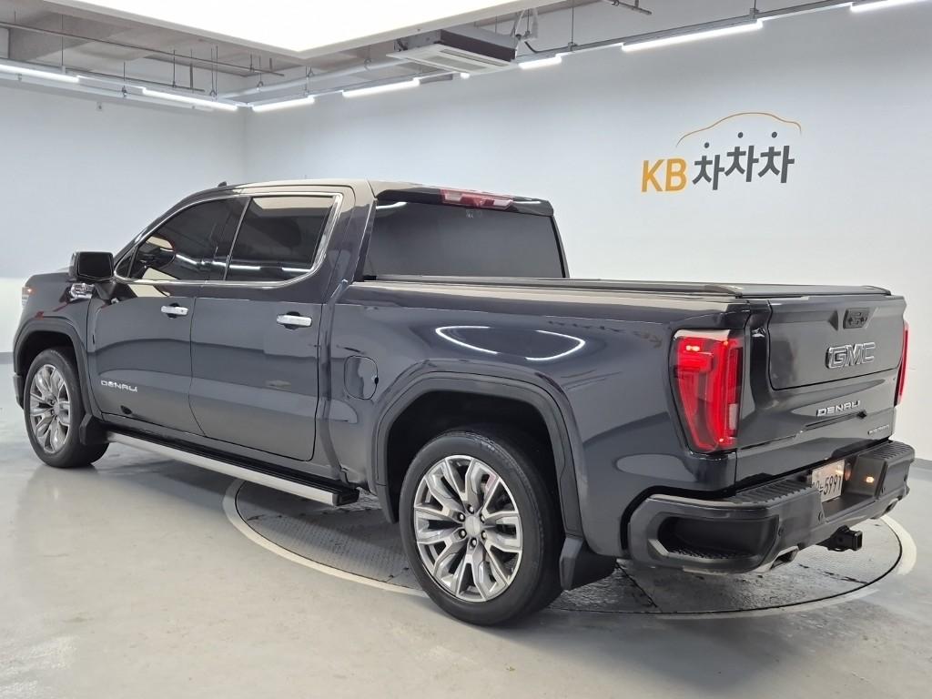 2023 GMC SIERRA 