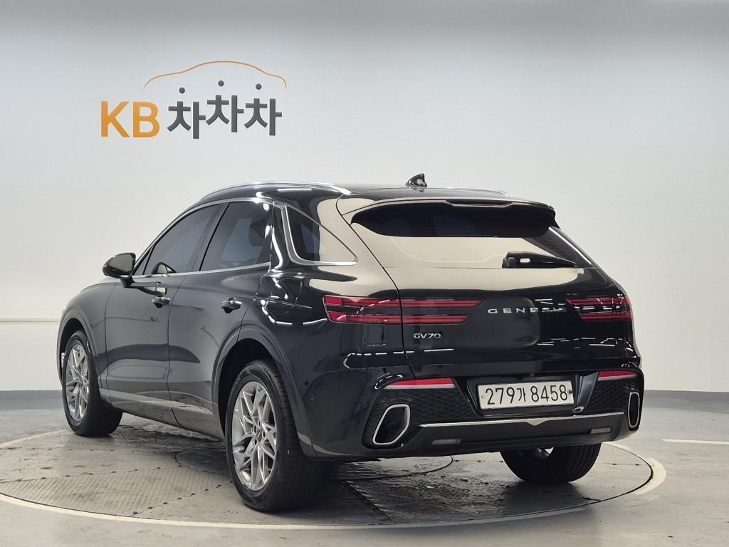 2021 GENESIS GV70 