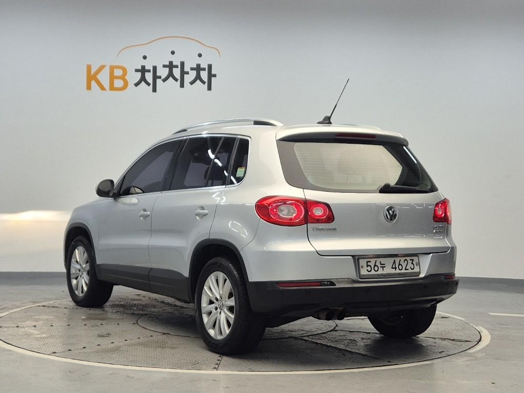 2011 VOLKSWAGEN TIGUAN 