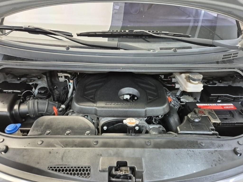 2017 HYUNDAI GRAND STAREX 