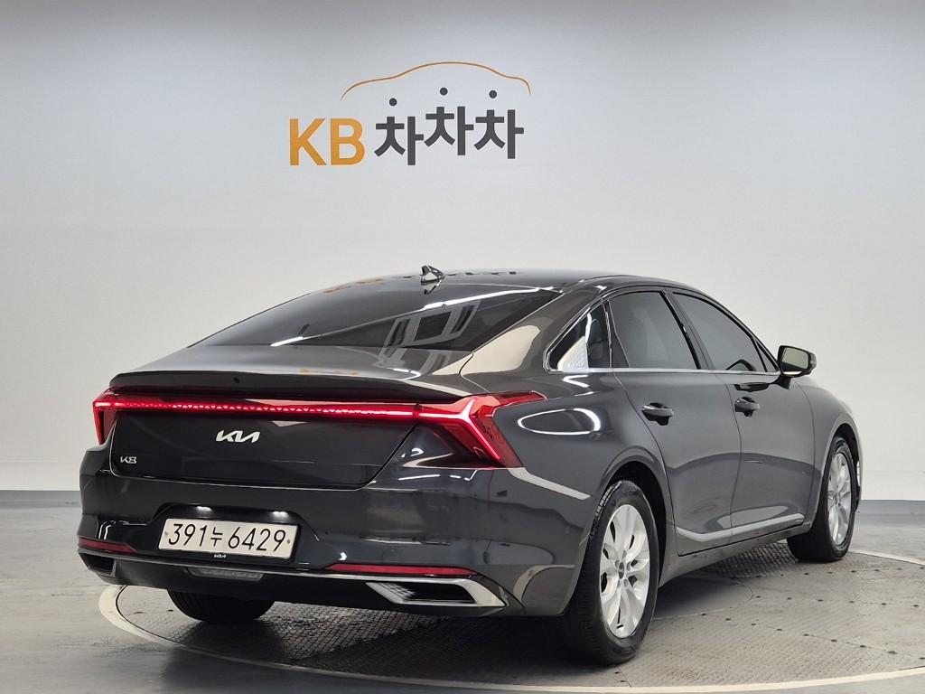 2023 KIA K8 