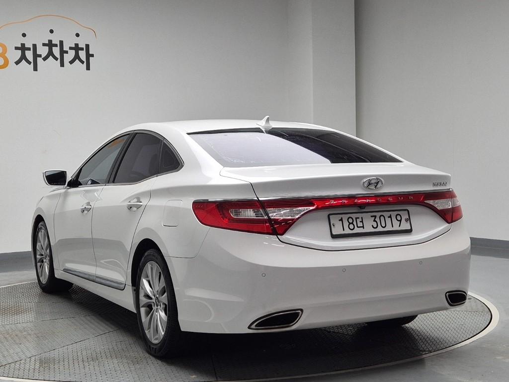 2011 HYUNDAI GRANDEUR HG 