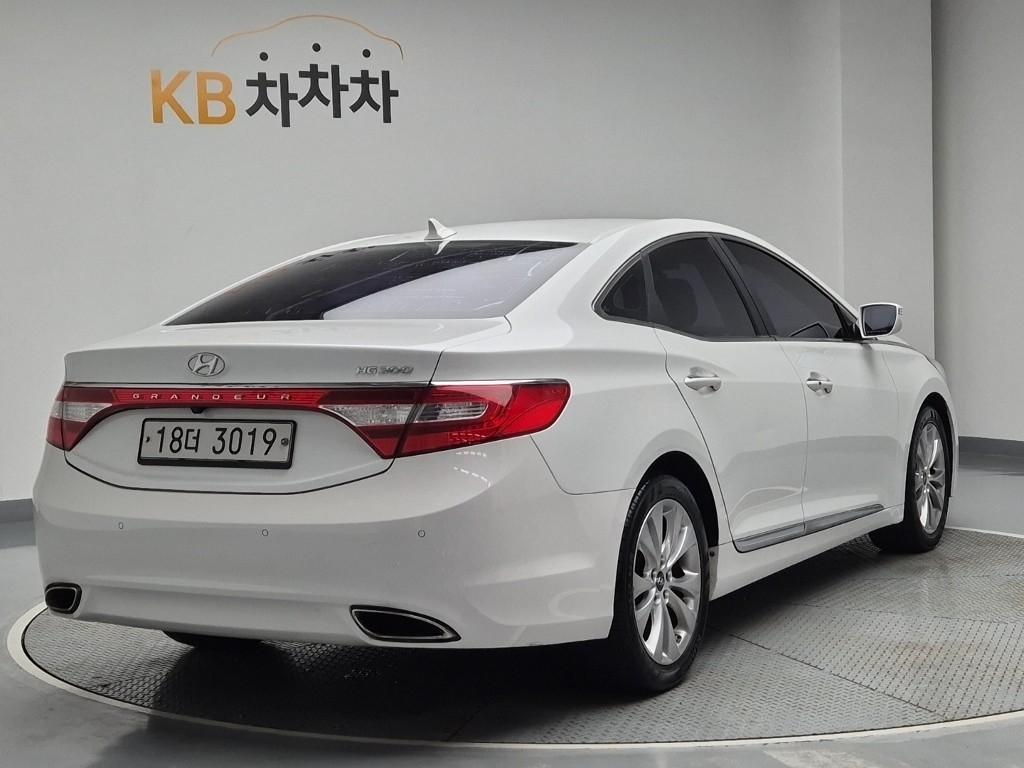 2011 HYUNDAI GRANDEUR HG 