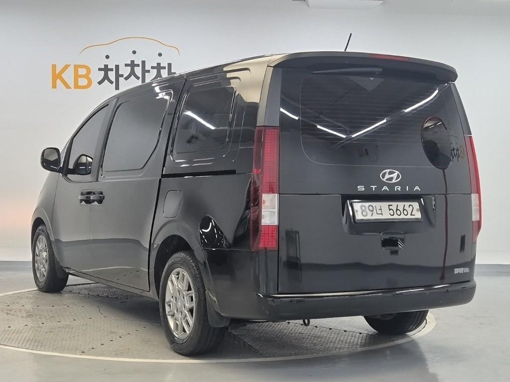 2022 HYUNDAI STARIA 