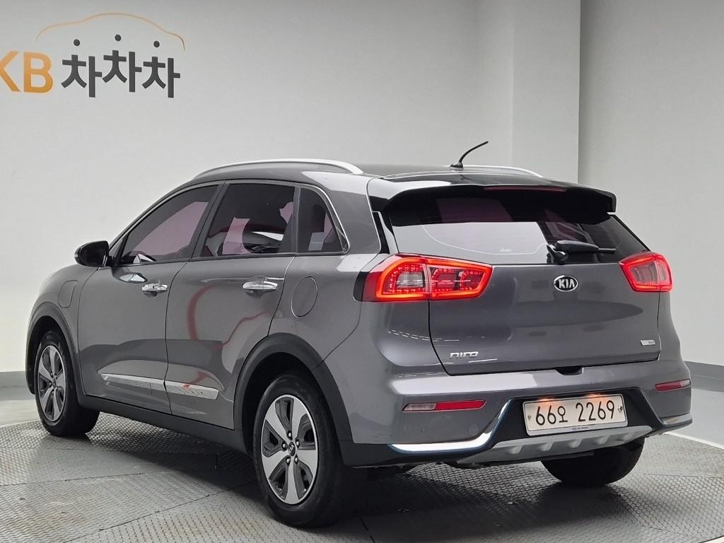 2018 KIA NIRO 