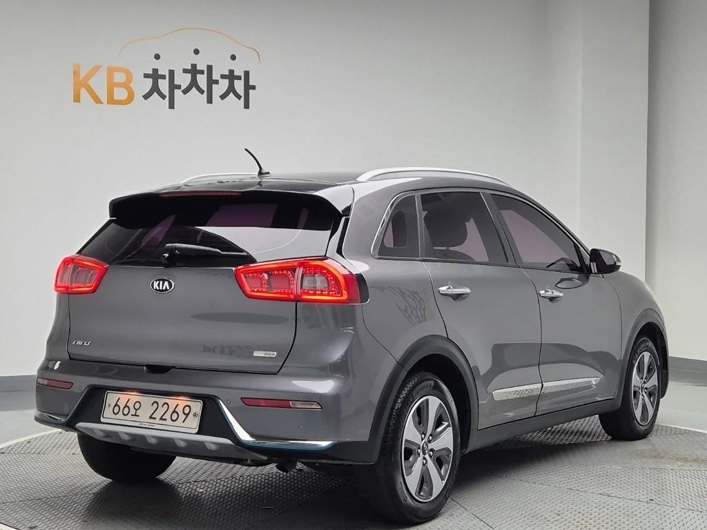 2018 KIA NIRO 