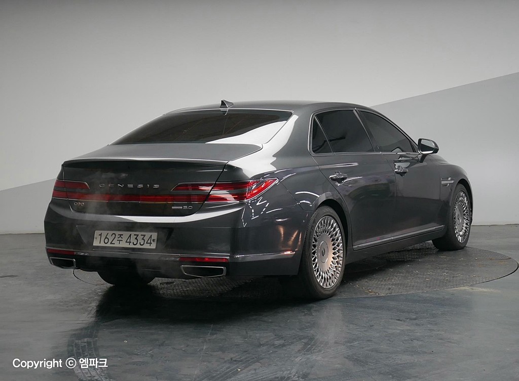 2020 GENESIS G90 