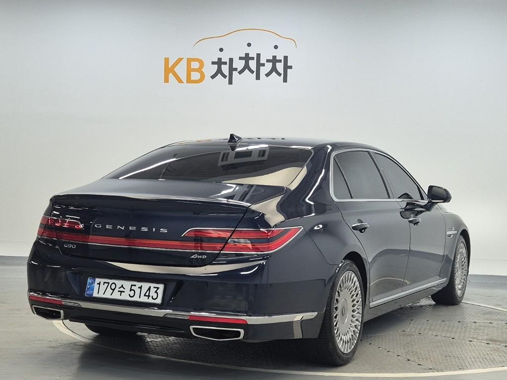 2021 GENESIS G90 