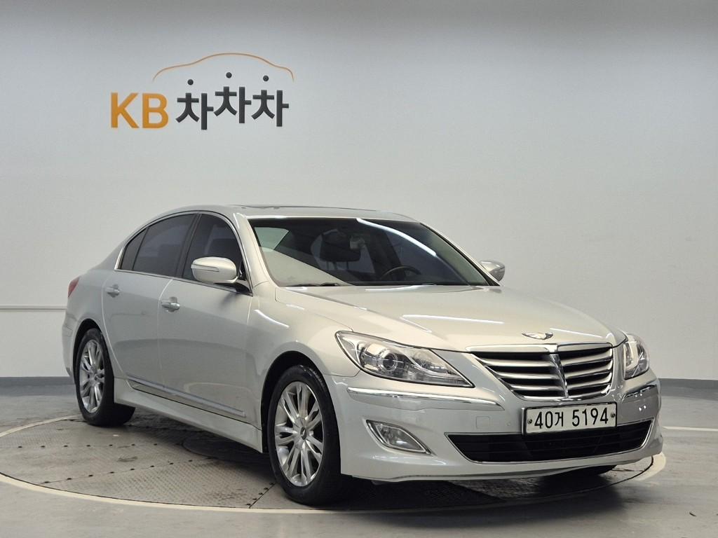 2012 HYUNDAI GENESIS 