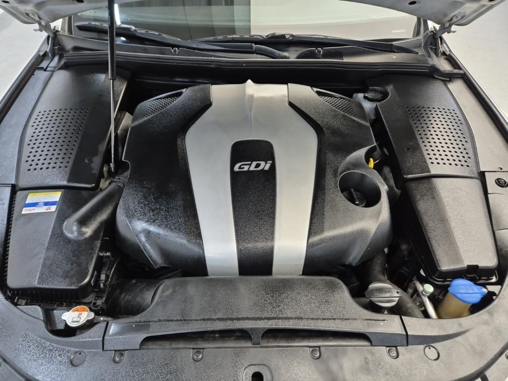 2012 HYUNDAI GENESIS 