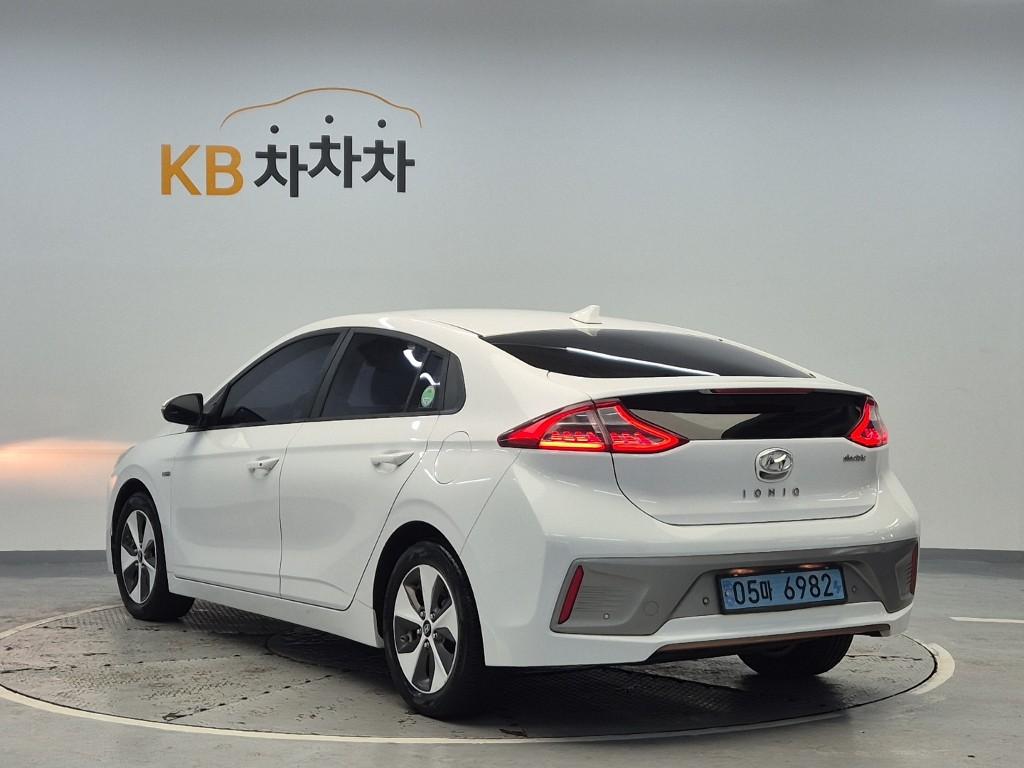 2018 HYUNDAI IONIQ Electric 