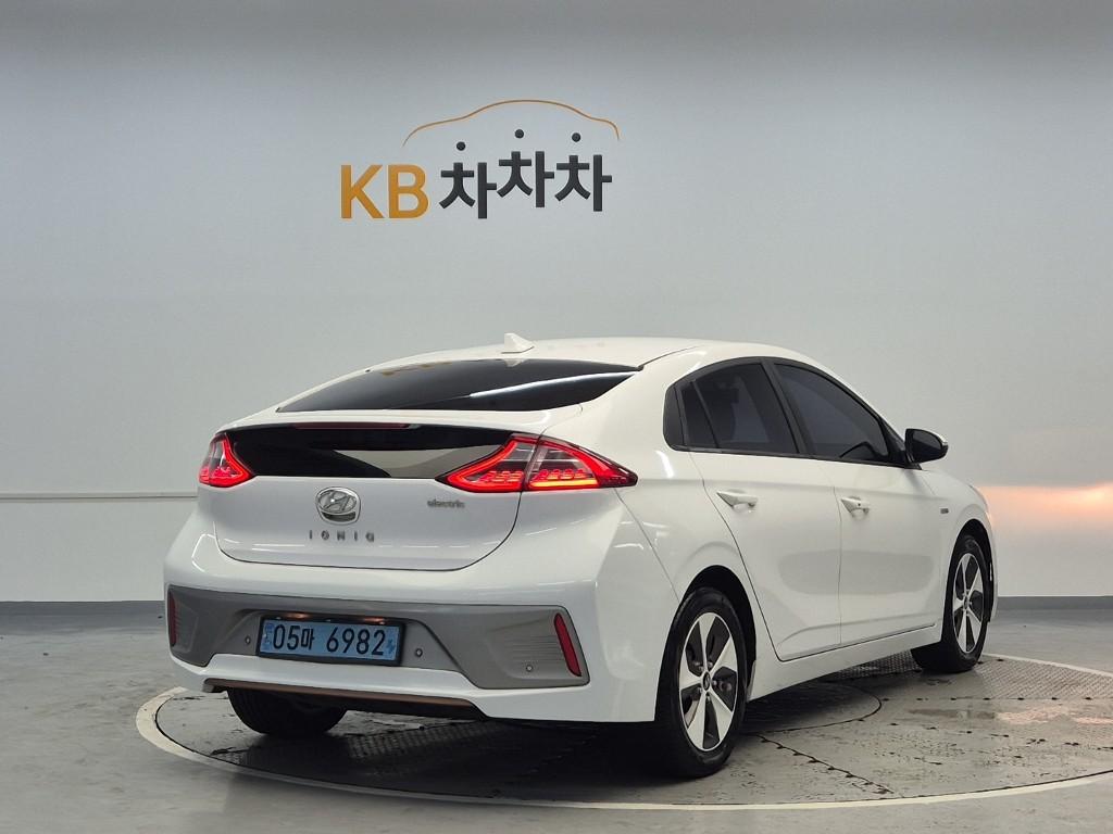 2018 HYUNDAI IONIQ Electric 