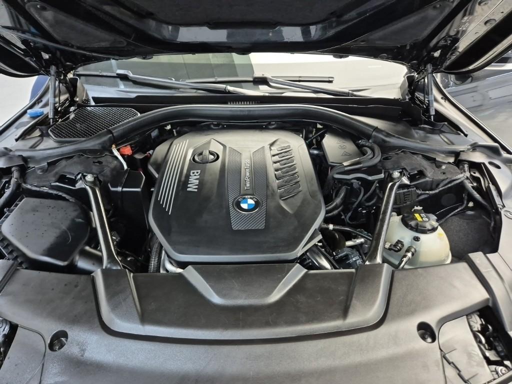 2016 BMW 7 SERIES (6Gen) 