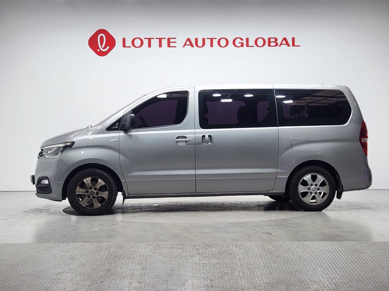 2019 HYUNDAI THE NEW GRAND STAREX 12seat Diesel Smart