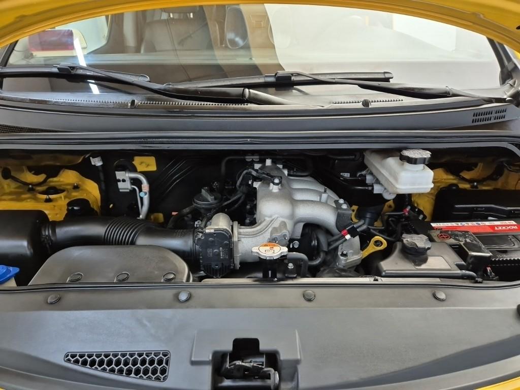 2018 HYUNDAI GRAND STAREX 