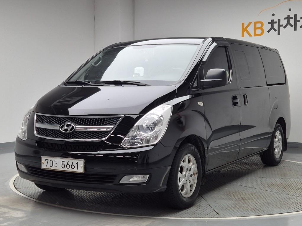 2011 HYUNDAI GRAND STAREX 