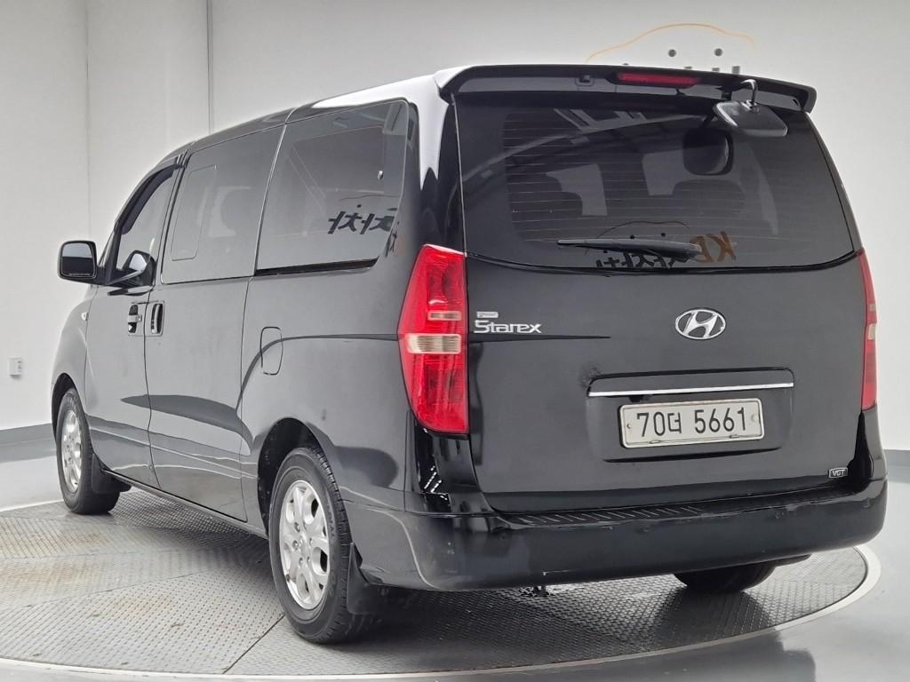 2011 HYUNDAI GRAND STAREX 