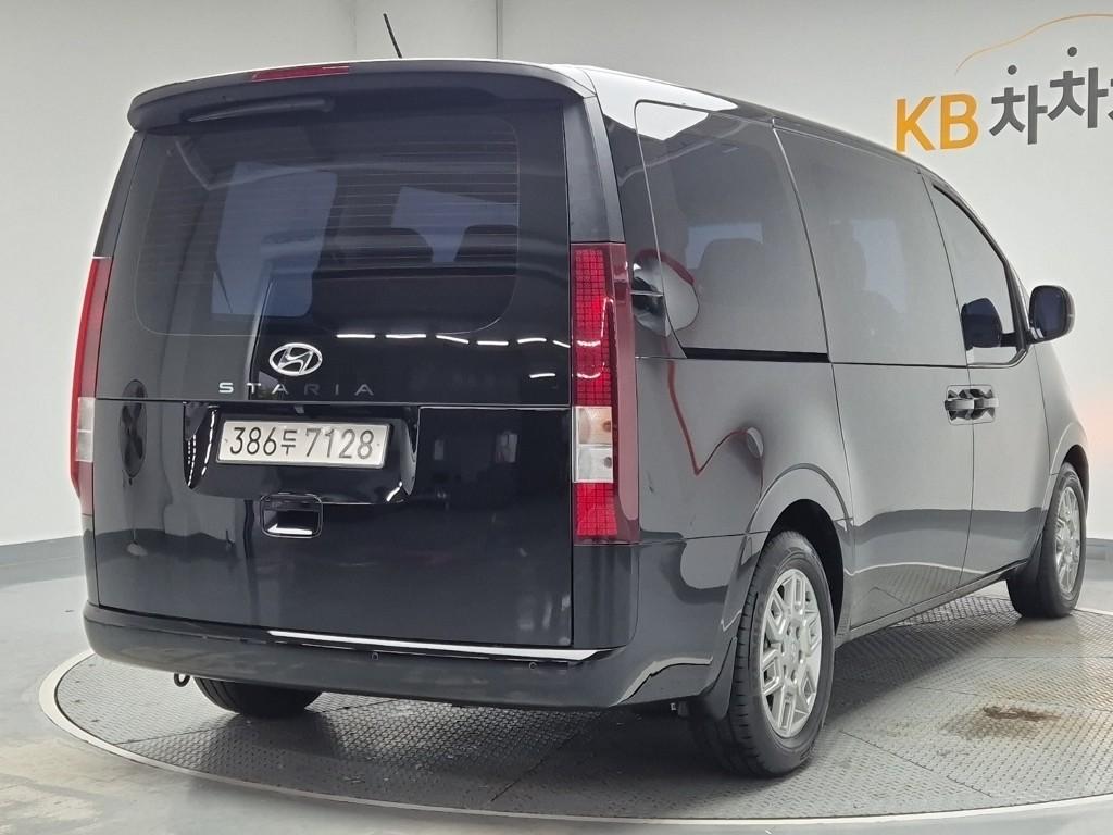 2023 HYUNDAI STARIA 