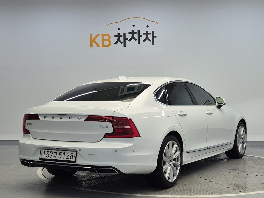 2020 VOLVO S90 