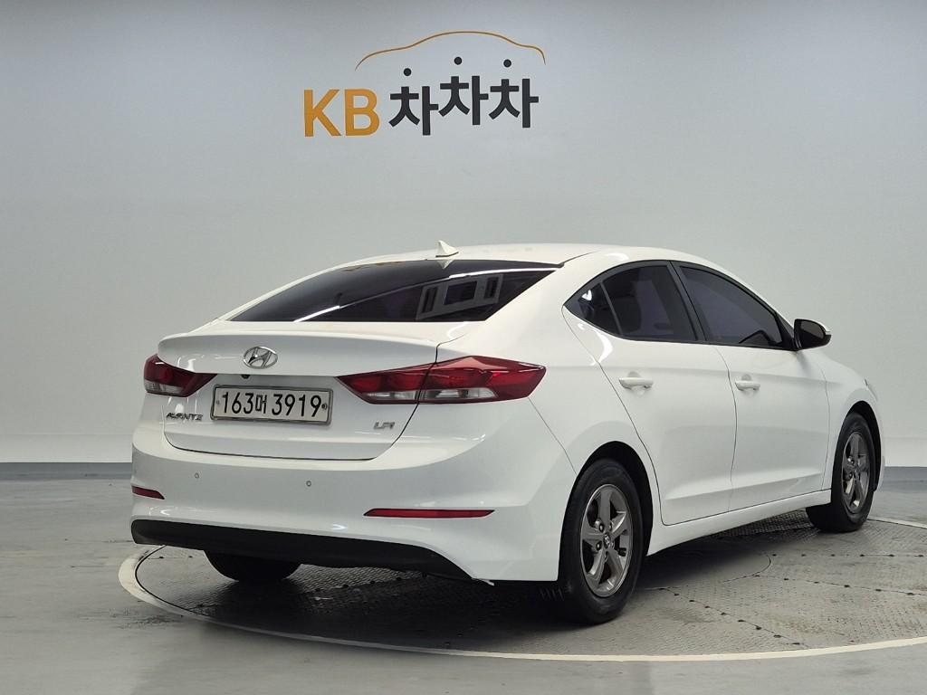 2017 HYUNDAI AVANTE AD 