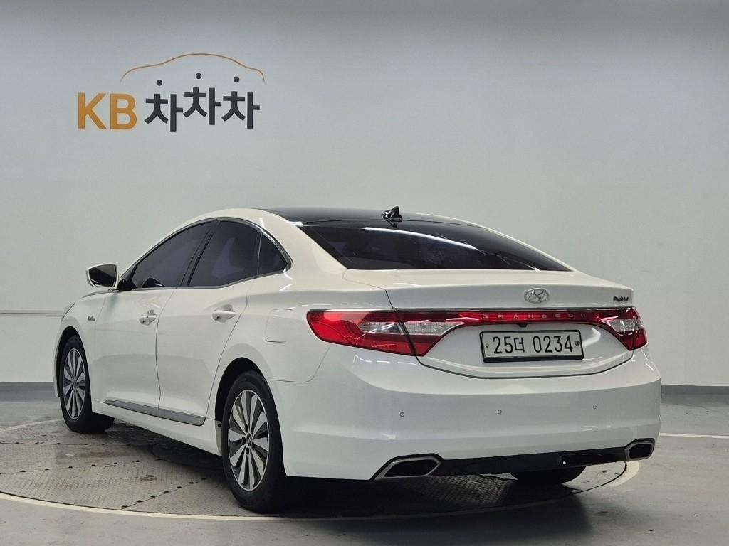 2016 HYUNDAI GRANDEUR HG HYBRID 