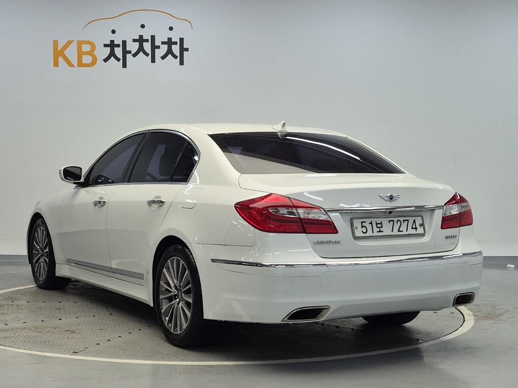 2013 HYUNDAI GENESIS 