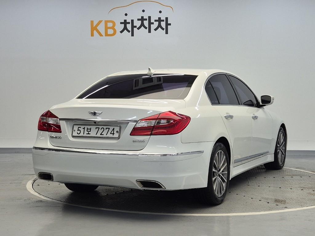 2013 HYUNDAI GENESIS 