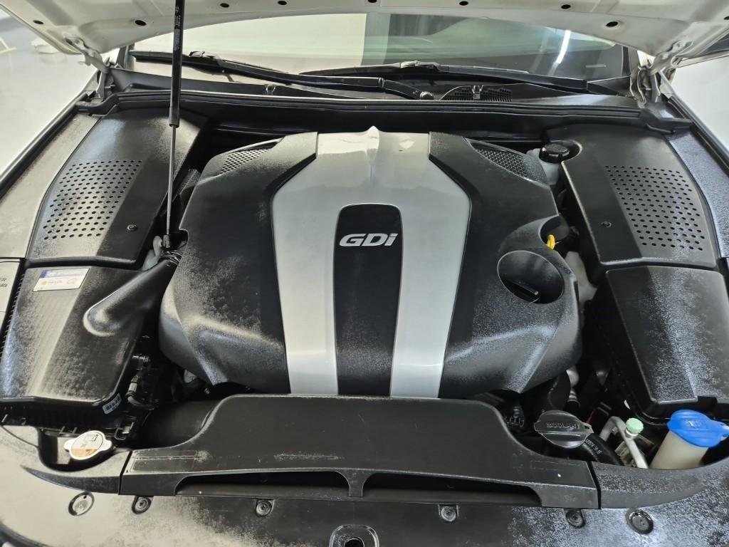 2013 HYUNDAI GENESIS 