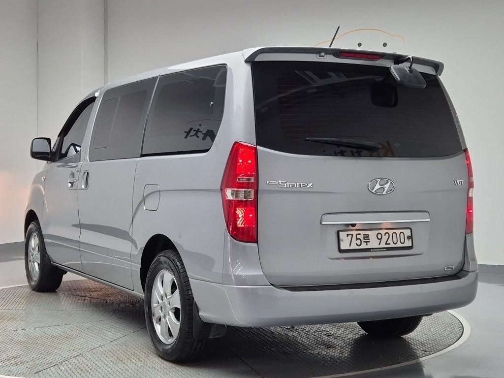 2019 HYUNDAI THE NEW GRAND STAREX 