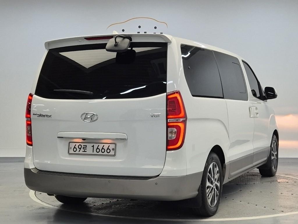 2019 HYUNDAI THE NEW GRAND STAREX 