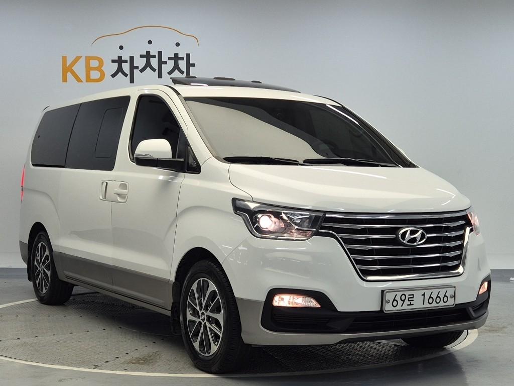 2019 HYUNDAI THE NEW GRAND STAREX 