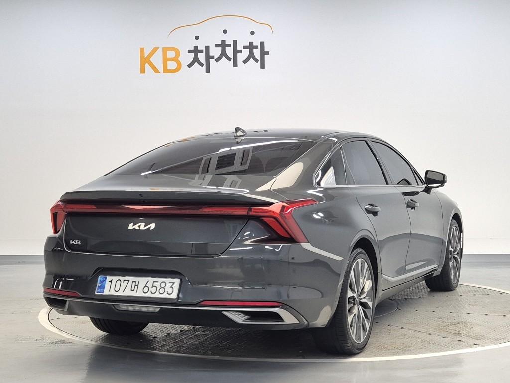 2022 KIA K8 