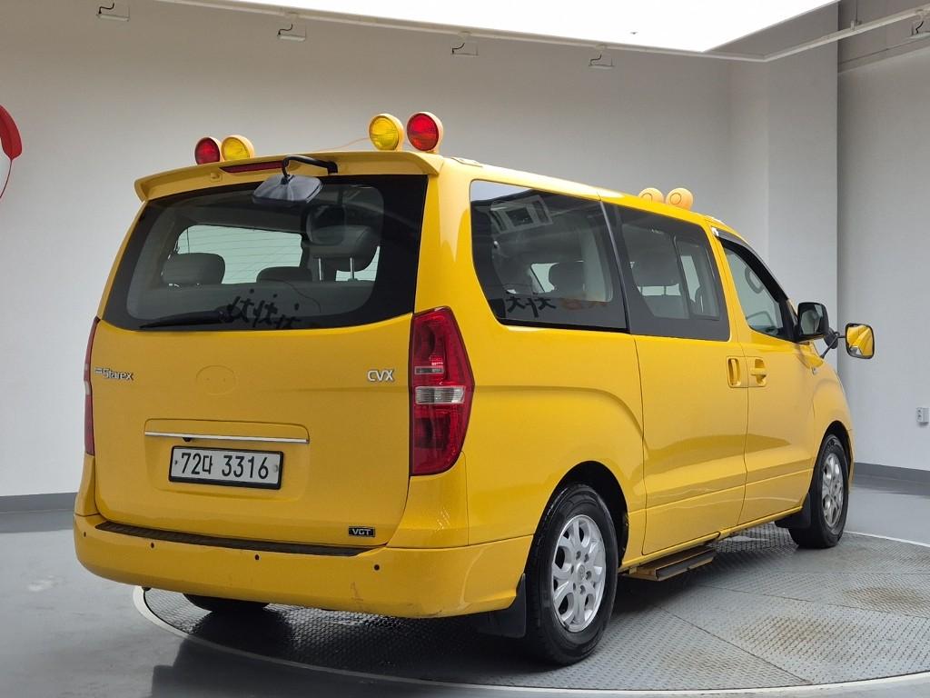 2013 HYUNDAI GRAND STAREX 