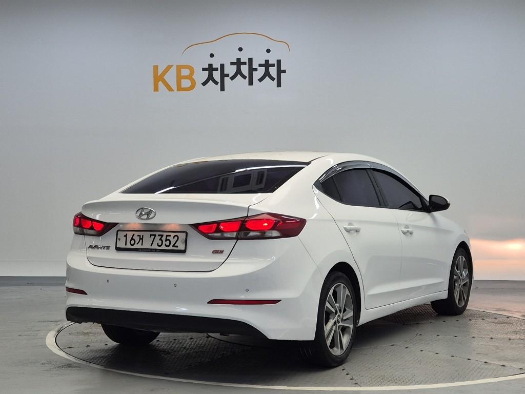 2017 HYUNDAI AVANTE AD 