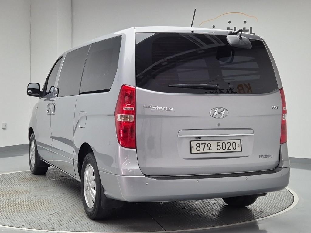 2019 HYUNDAI THE NEW GRAND STAREX 