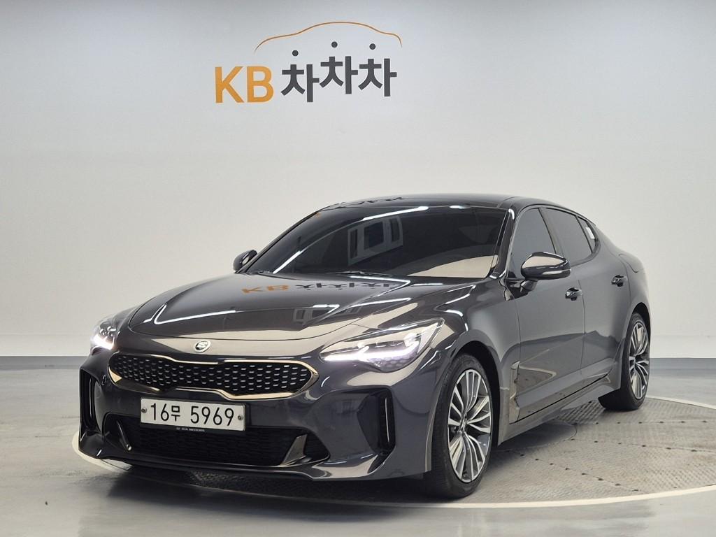 2019 KIA STINGER 