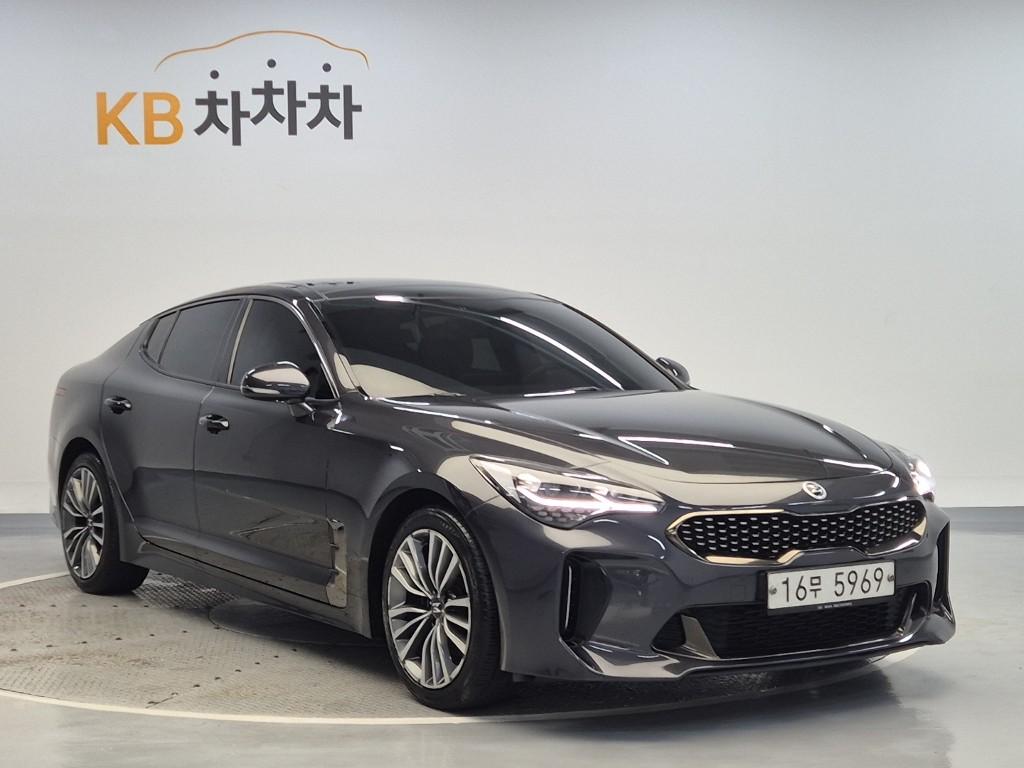 2019 KIA STINGER 