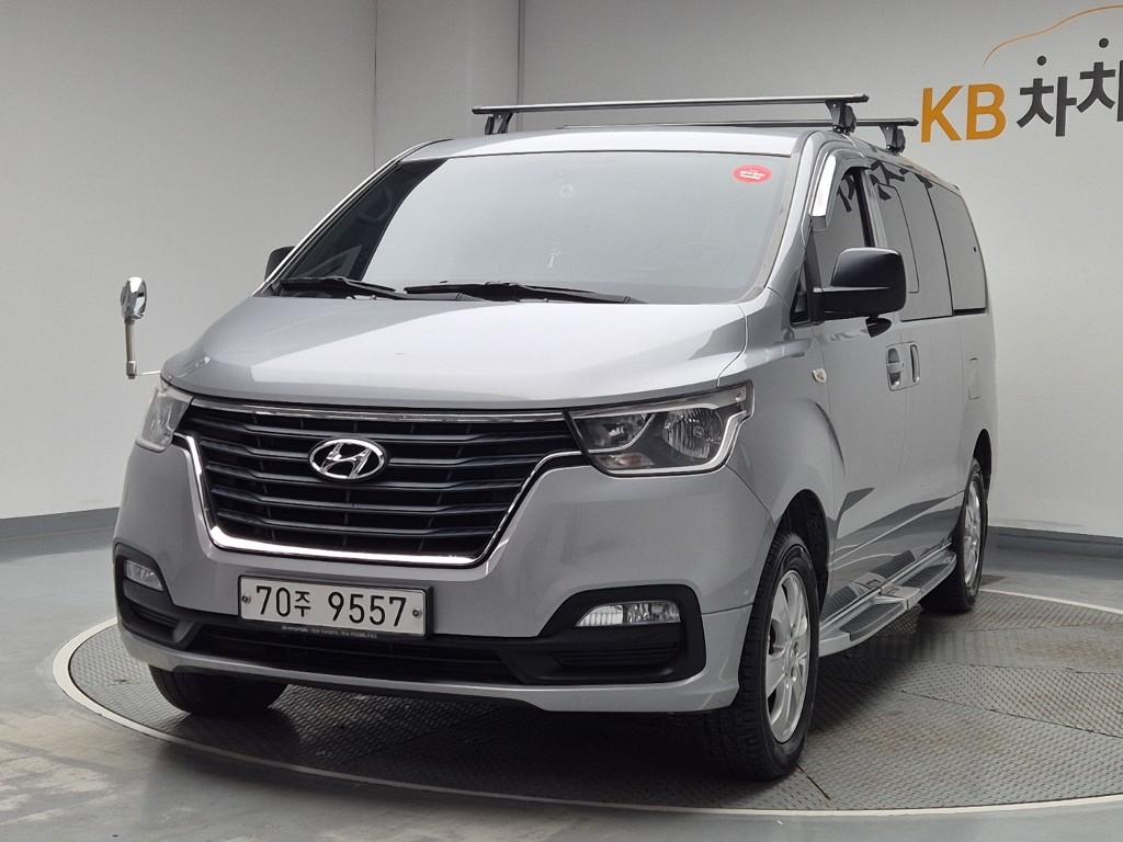 2019 HYUNDAI THE NEW GRAND STAREX 