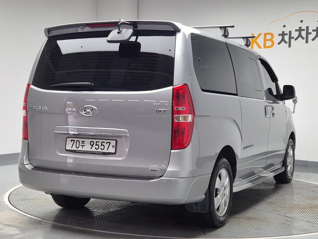 2019 HYUNDAI THE NEW GRAND STAREX 