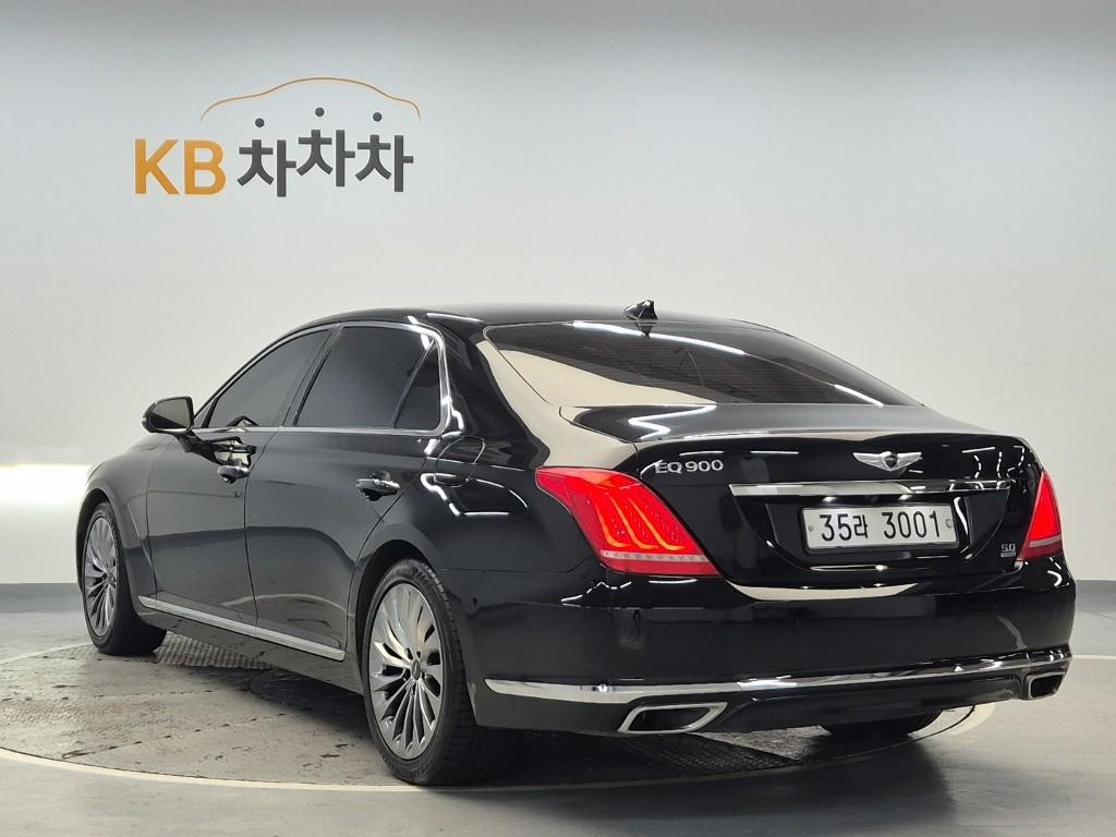 2017 GENESIS EQ900 