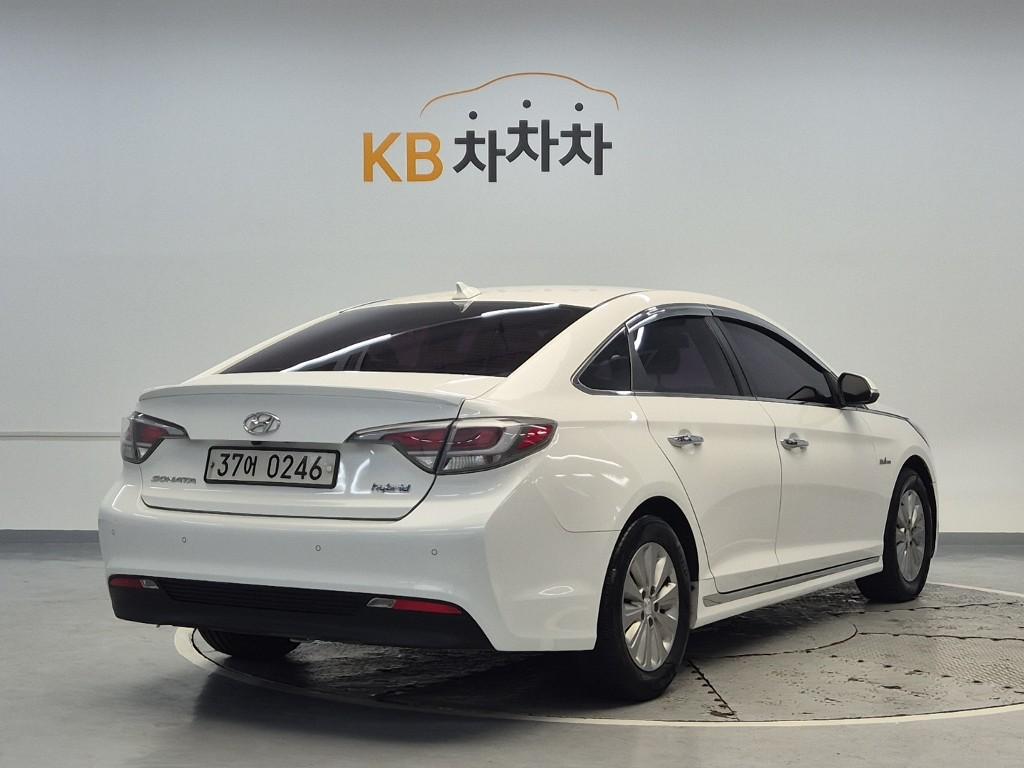 2017 HYUNDAI LF SONATA HYBRID 