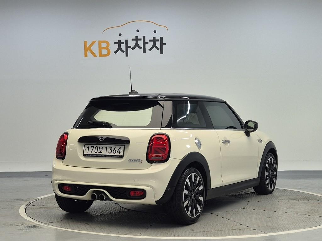 2021 MINI COOPER 